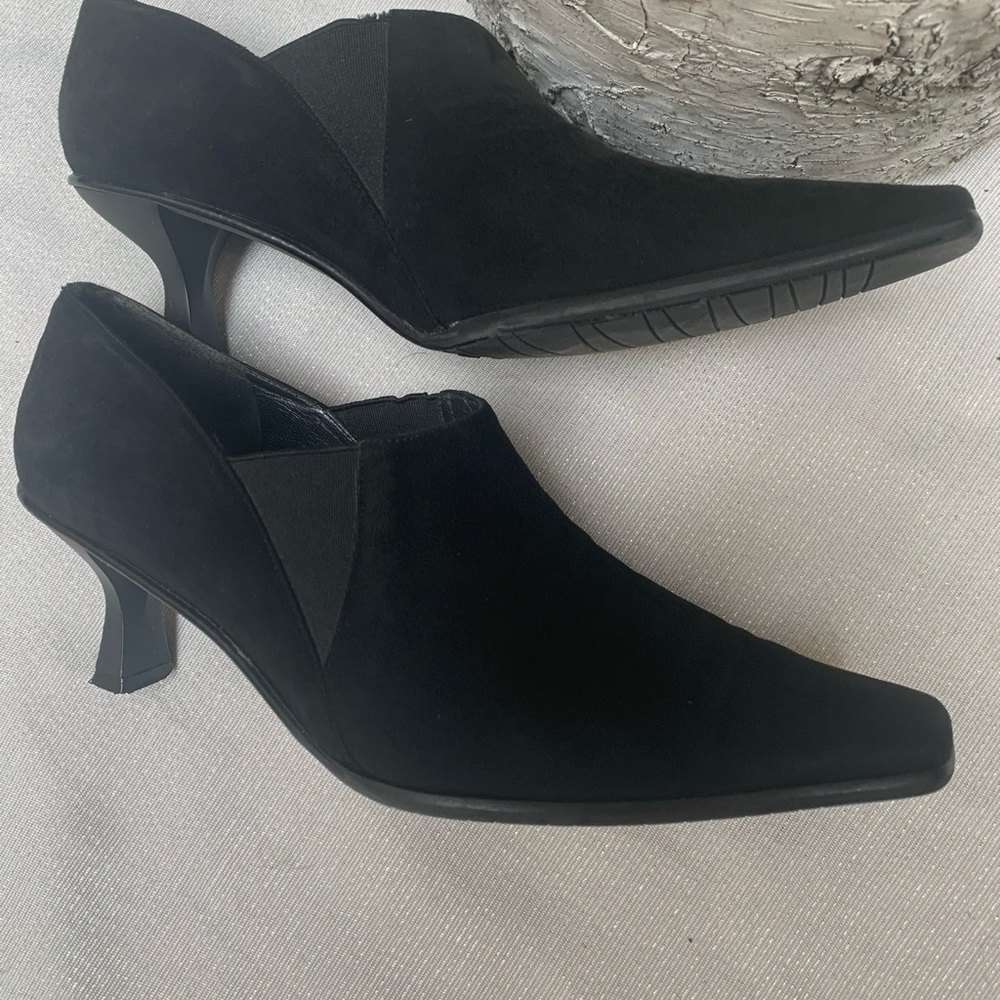 Stuart Weitzman pumps